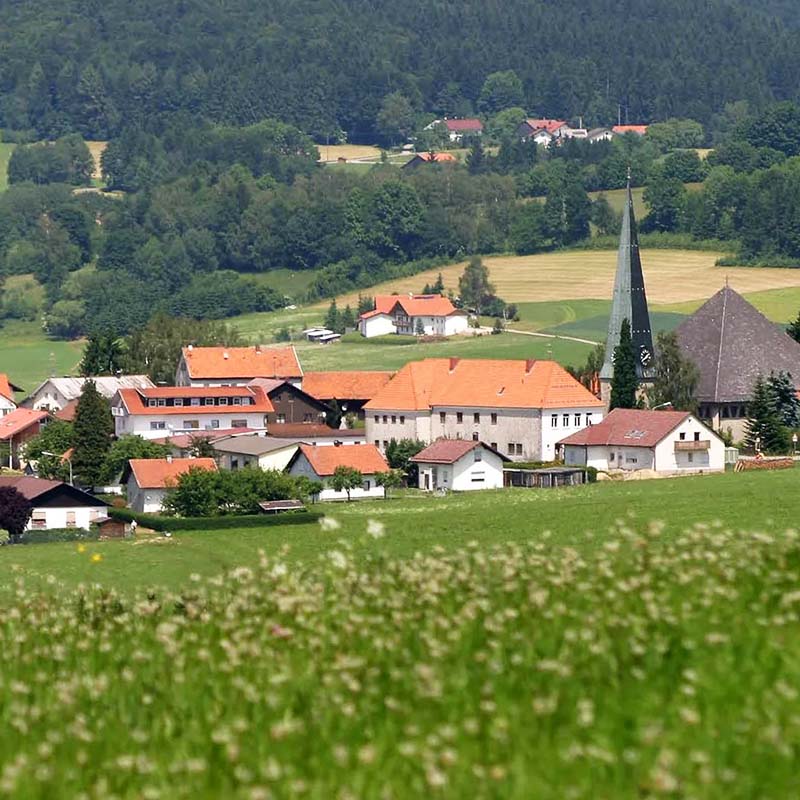 Blick in die Gemeinde Jandelsbrunn im Bayerischen Wald