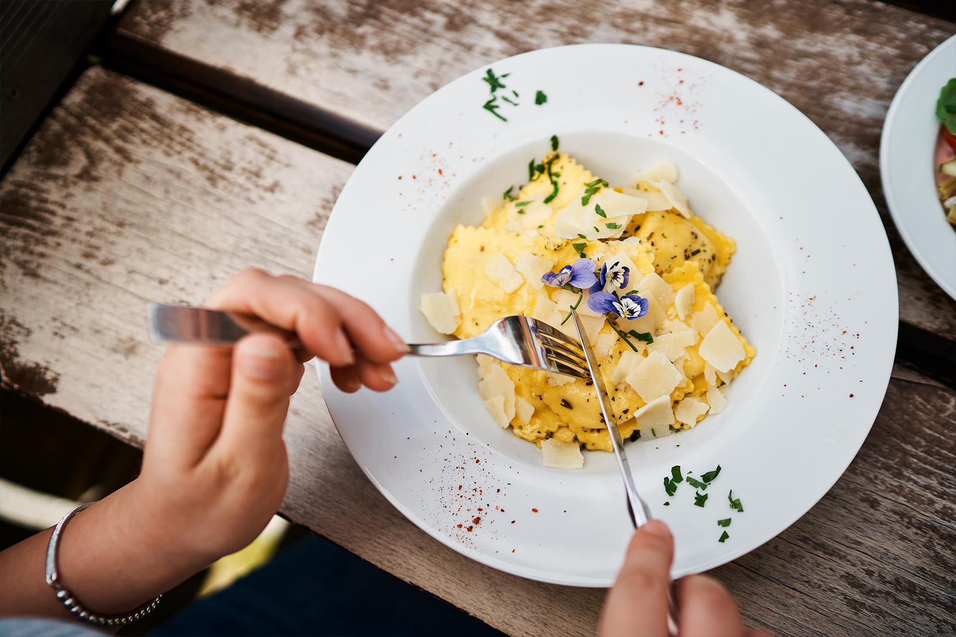 Frische Ravioli mit Parmesan